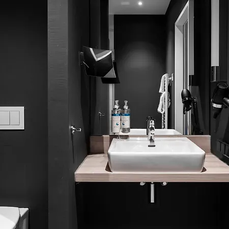 Numa Frankfurt Bloc Aparthotel 4*