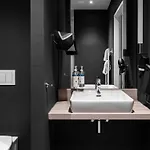 Numa Frankfurt Bloc Apartahotel 4*